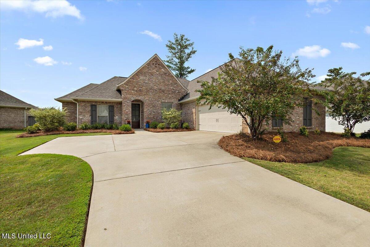 111 Hampton Trail