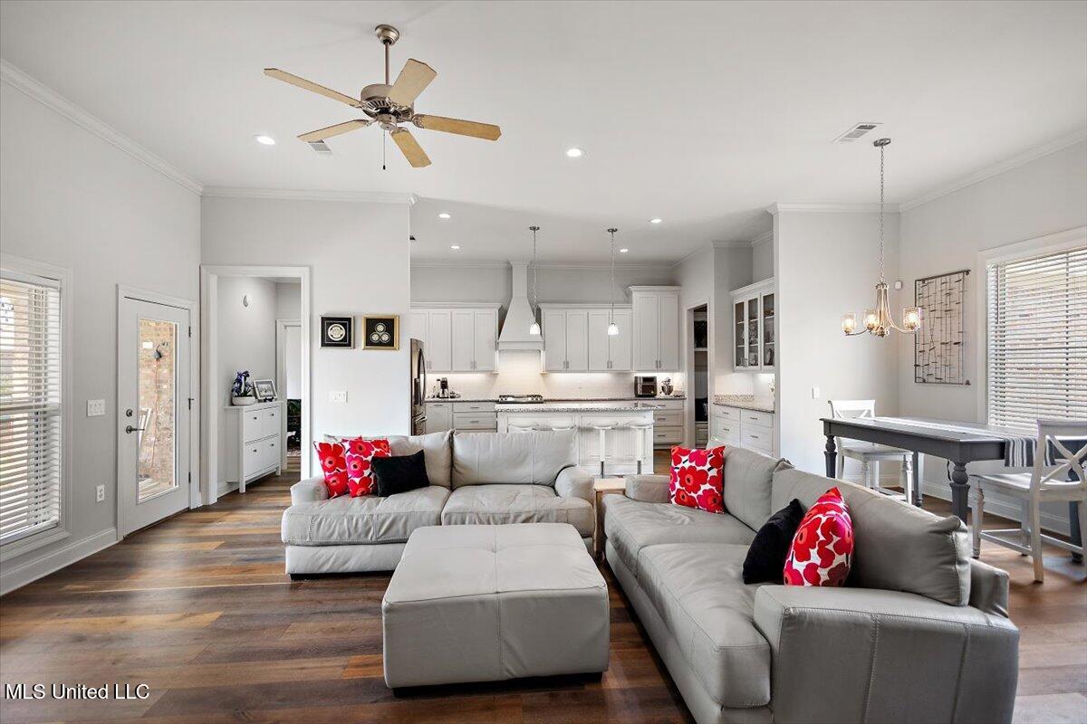 111 Hampton Trail