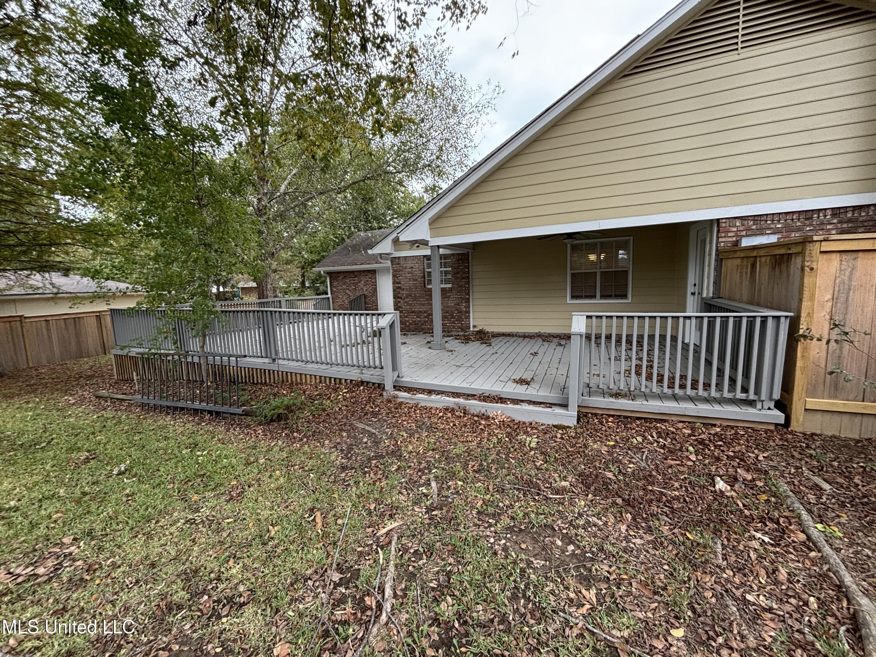 132 Hillcrest Way