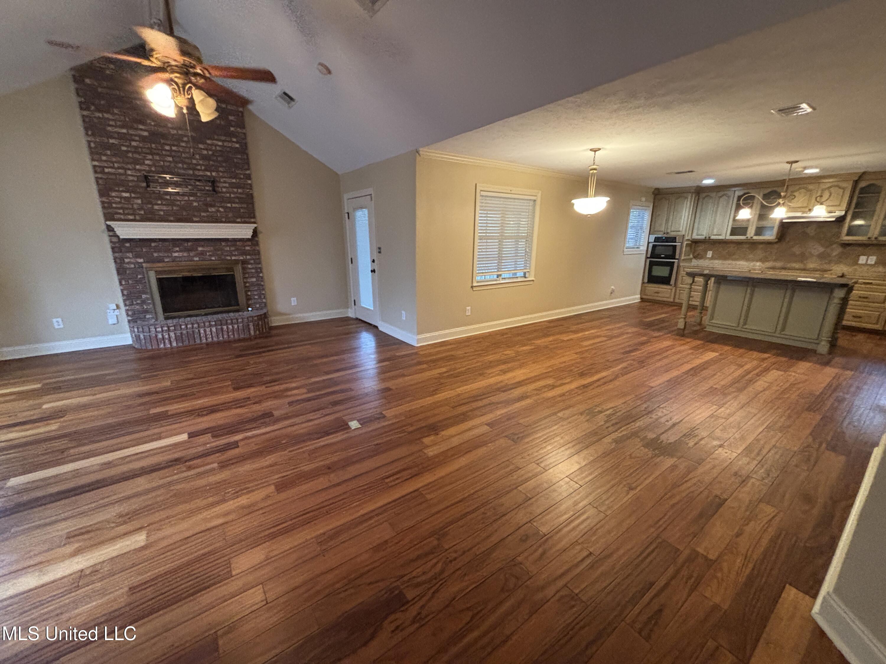 132 Hillcrest Way