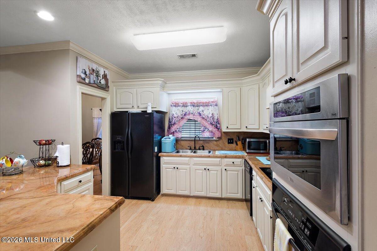 724 Forest Woods Drive