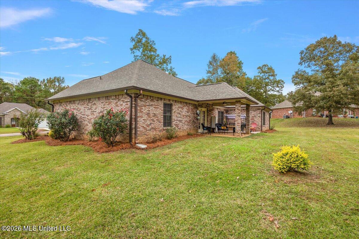 724 Forest Woods Drive
