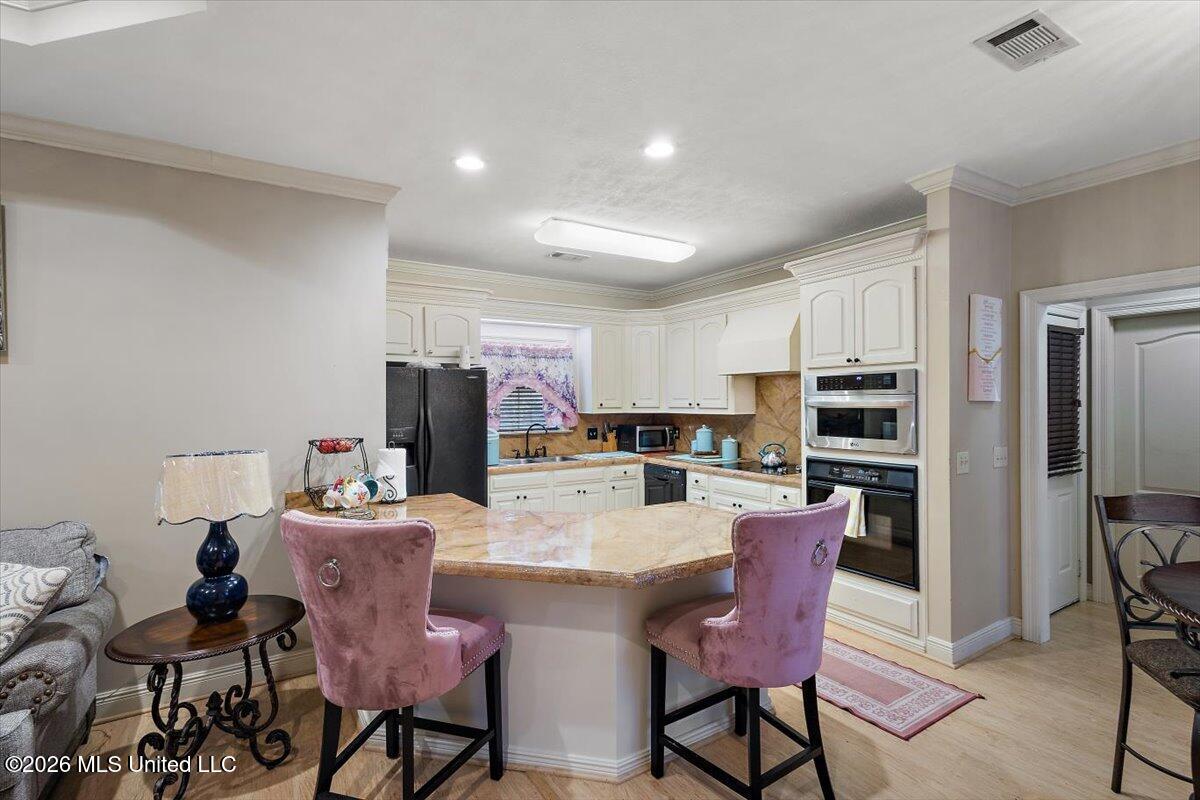 724 Forest Woods Drive