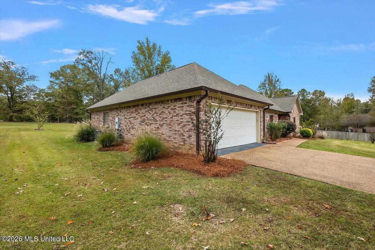 724 Forest Woods Drive