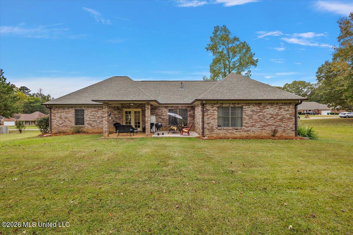 724 Forest Woods Drive