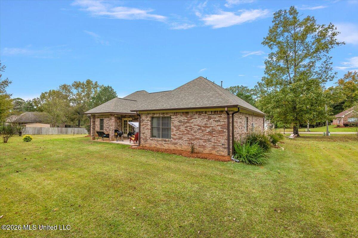 724 Forest Woods Drive