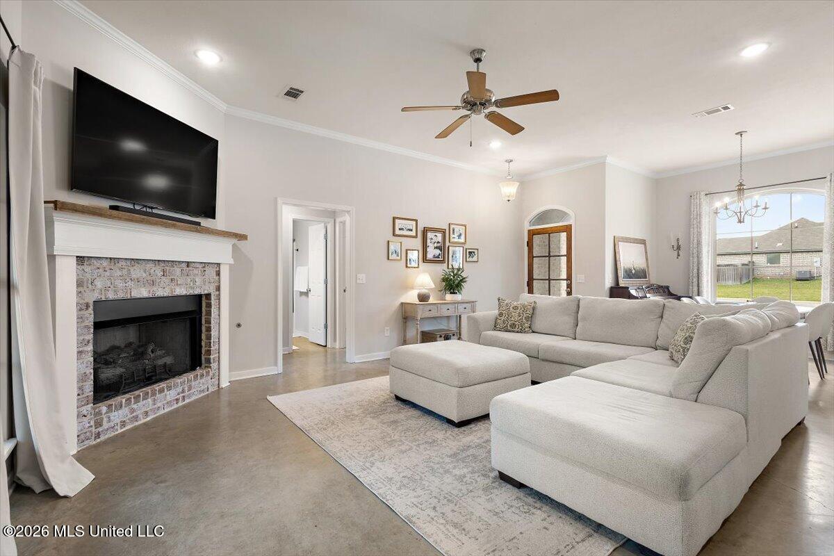 736 Sawgrass Lakes Drive