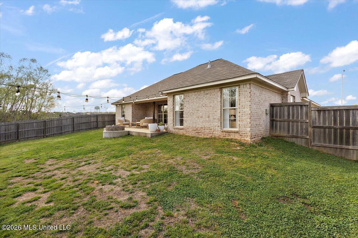 736 Sawgrass Lakes Drive