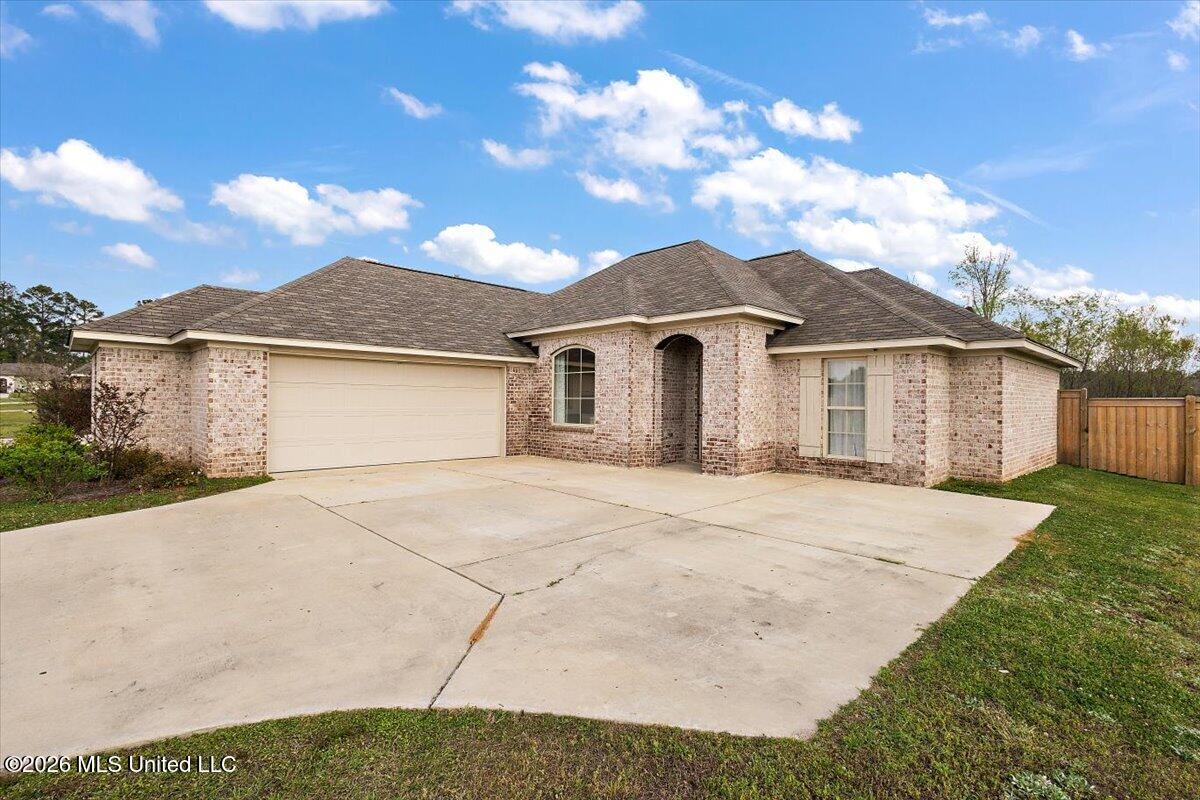 736 Sawgrass Lakes Drive