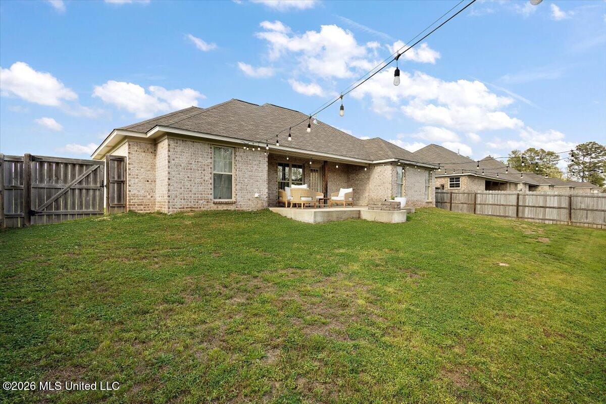 736 Sawgrass Lakes Drive