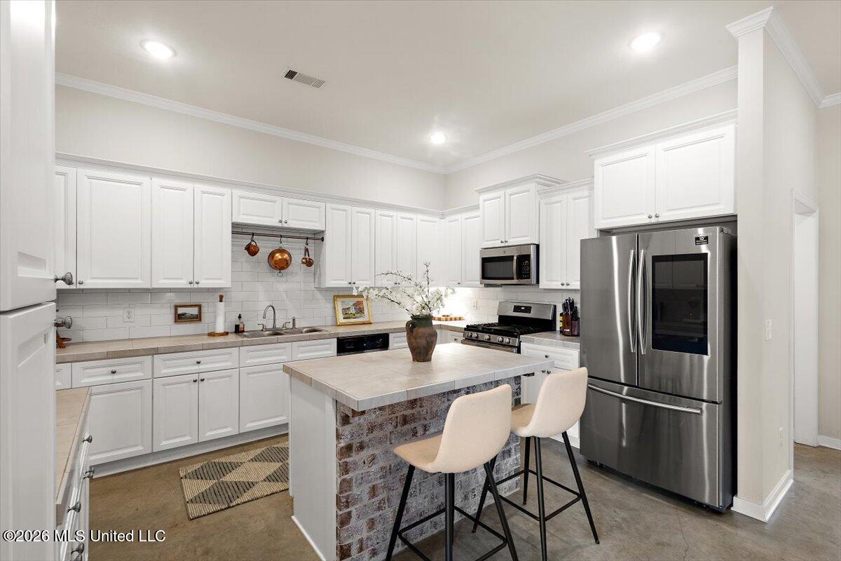 736 Sawgrass Lakes Drive