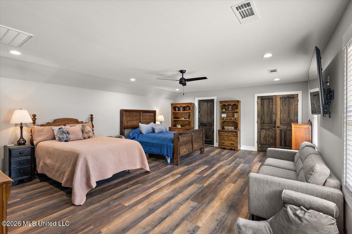 118 Cedar Ridge Drive