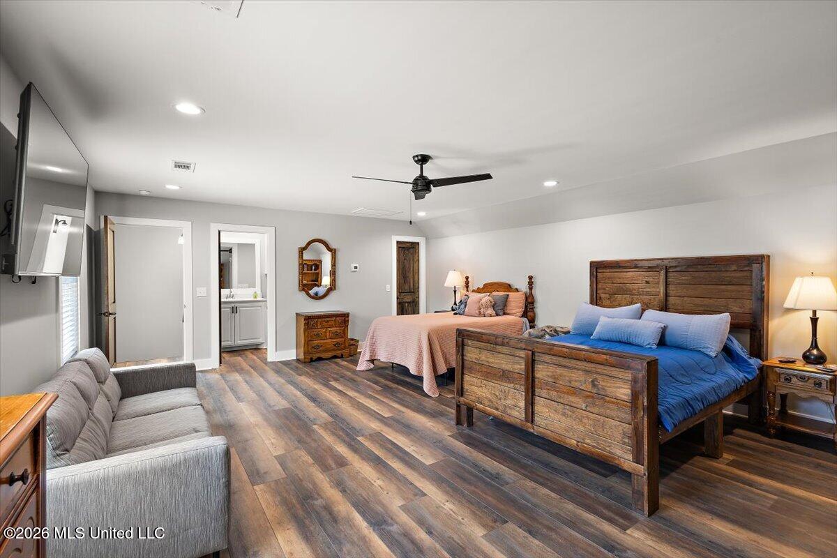 118 Cedar Ridge Drive