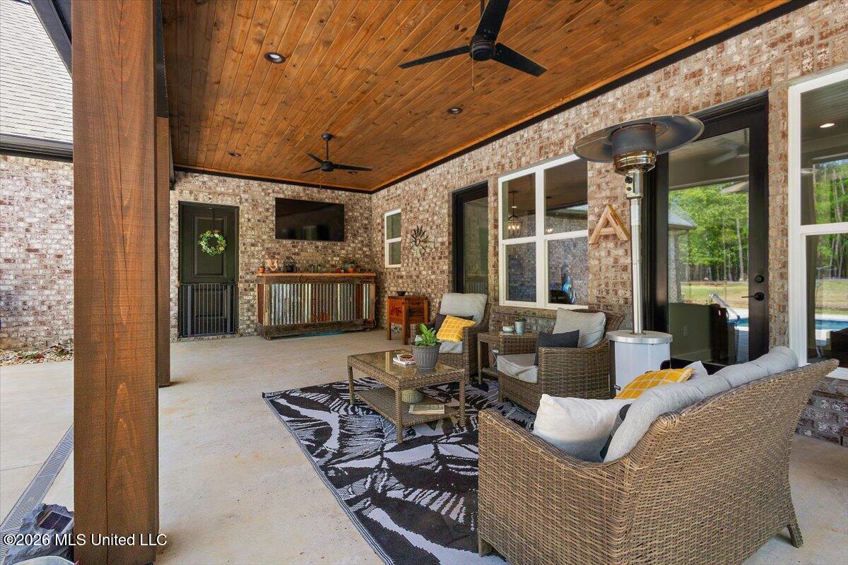 118 Cedar Ridge Drive