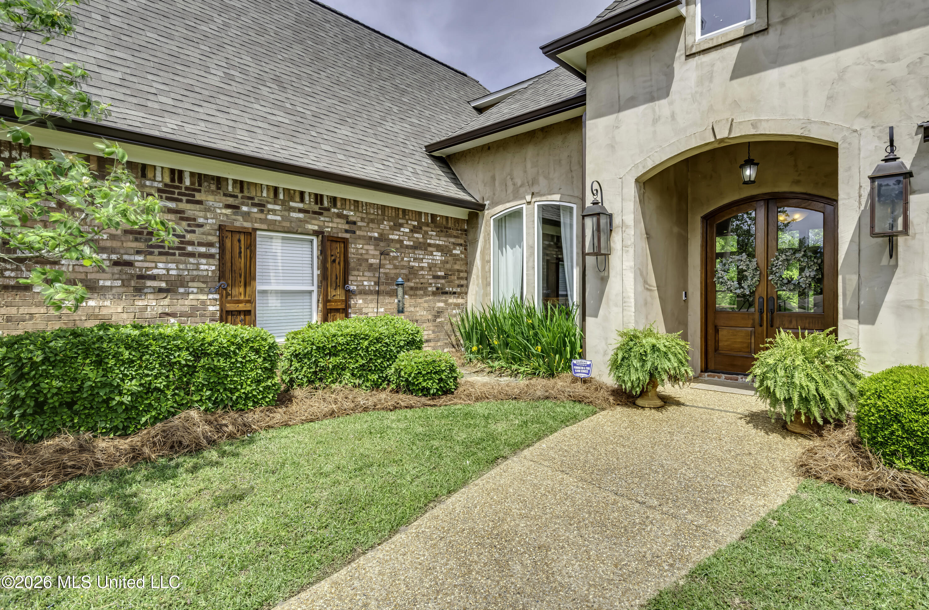 182 Woodlands Glen Circle