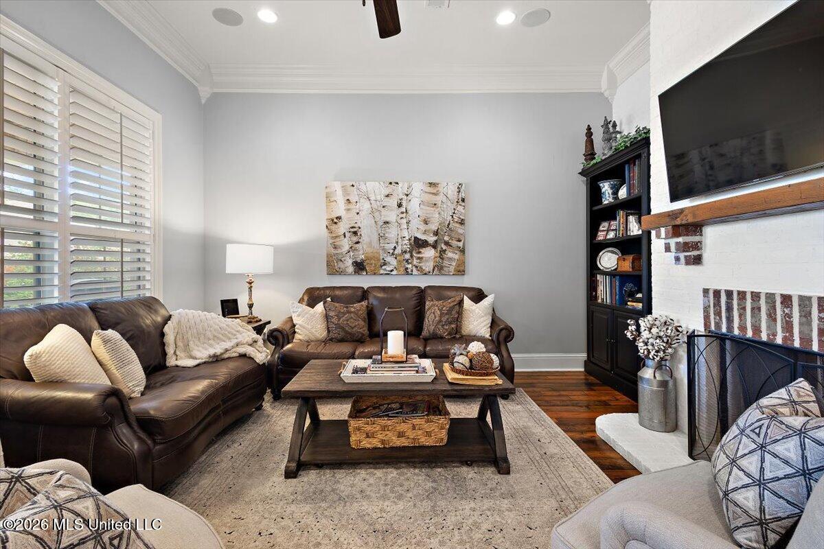 822 Osagian Circle