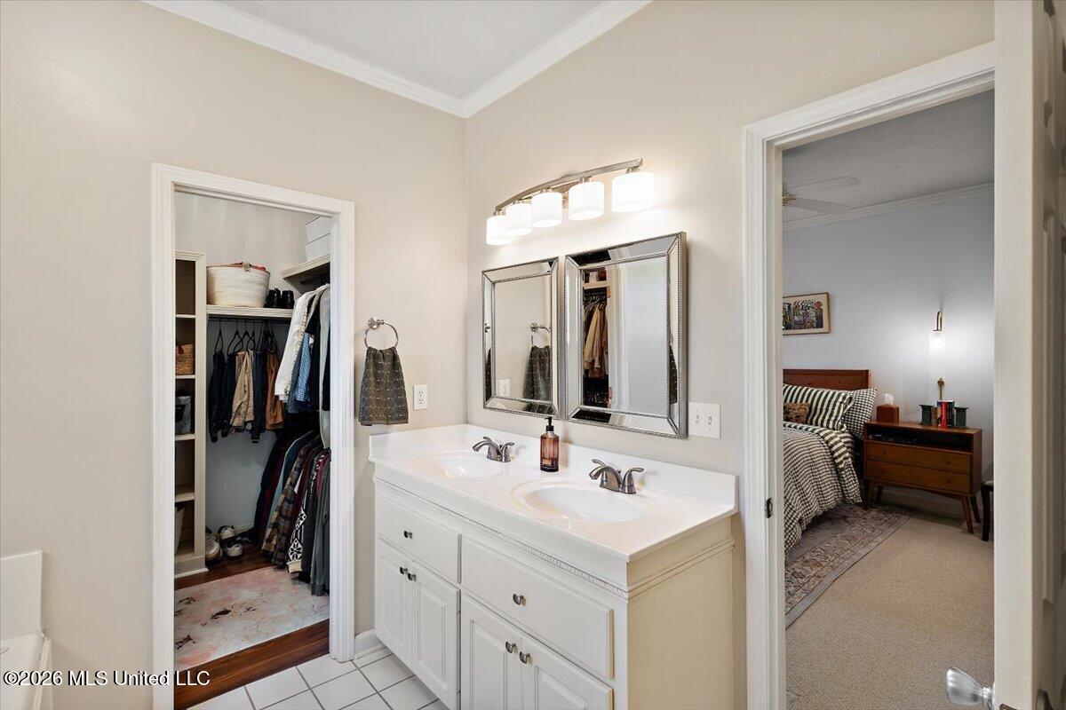 455 Shadowood Drive
