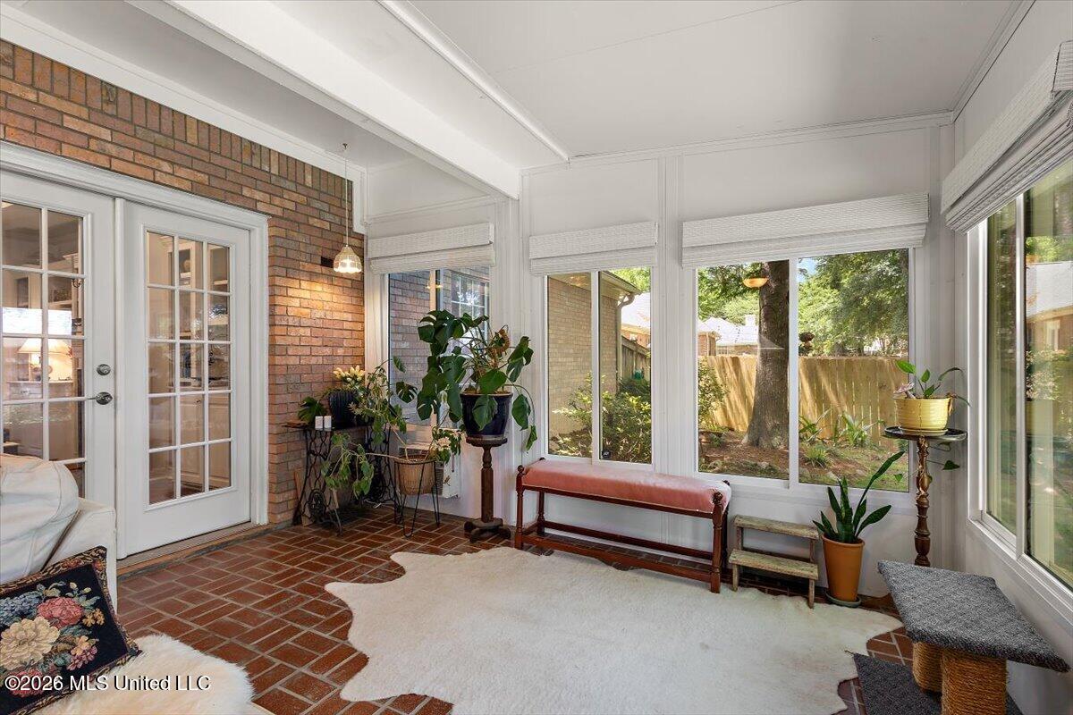 455 Shadowood Drive