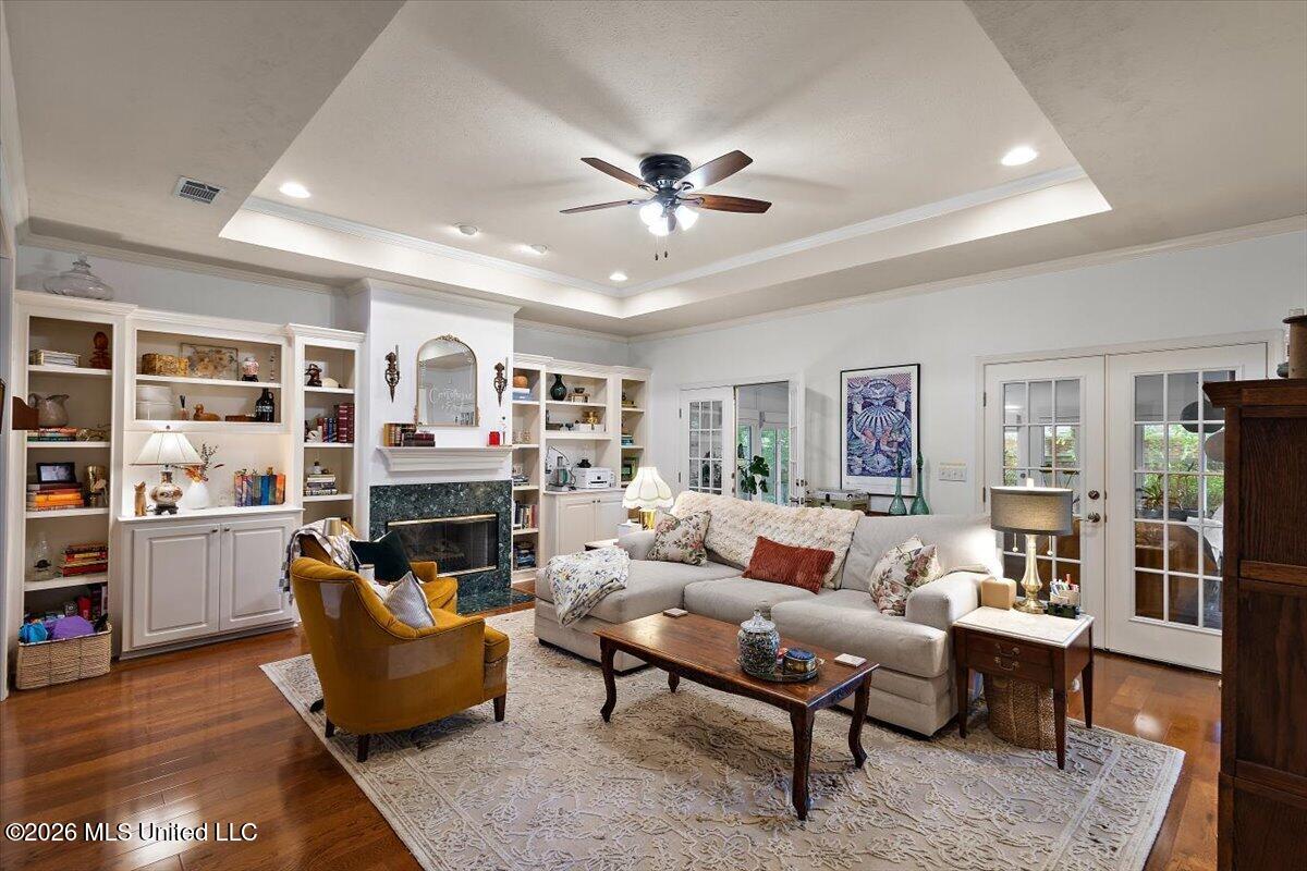 455 Shadowood Drive