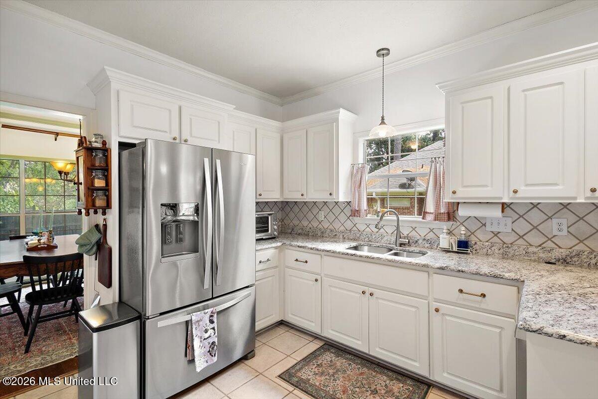 455 Shadowood Drive