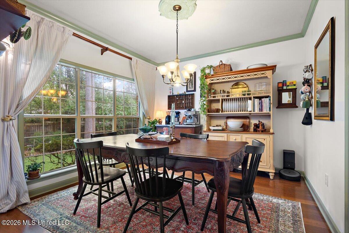 455 Shadowood Drive