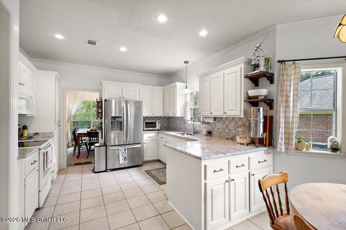 455 Shadowood Drive