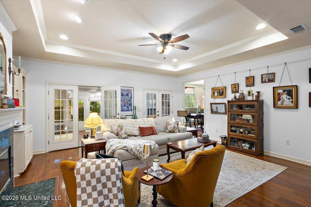 455 Shadowood Drive