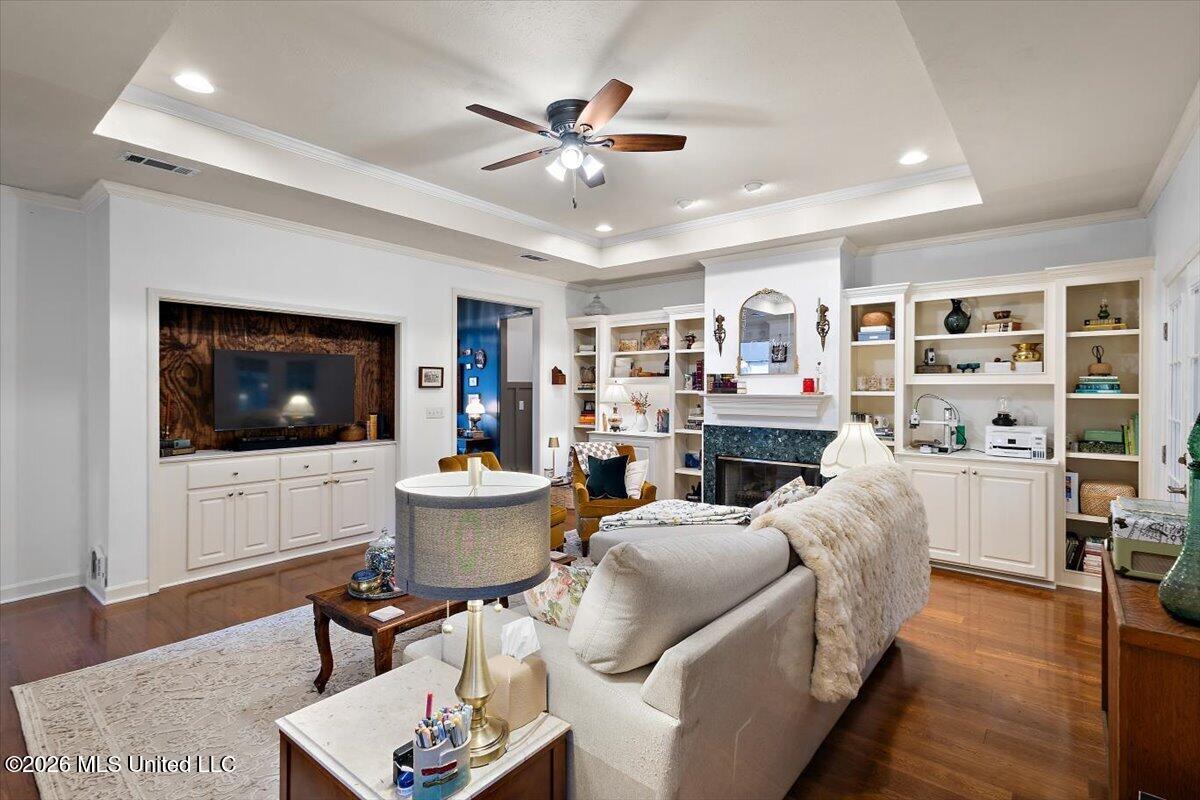455 Shadowood Drive