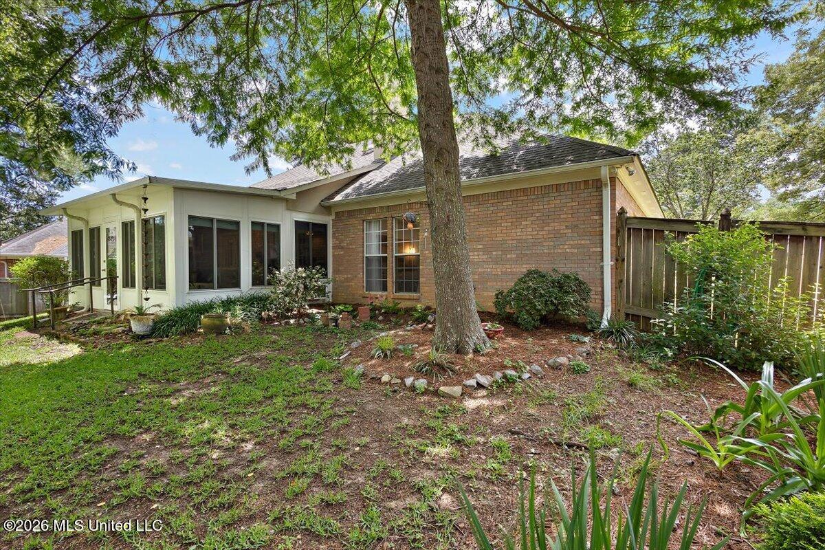 455 Shadowood Drive