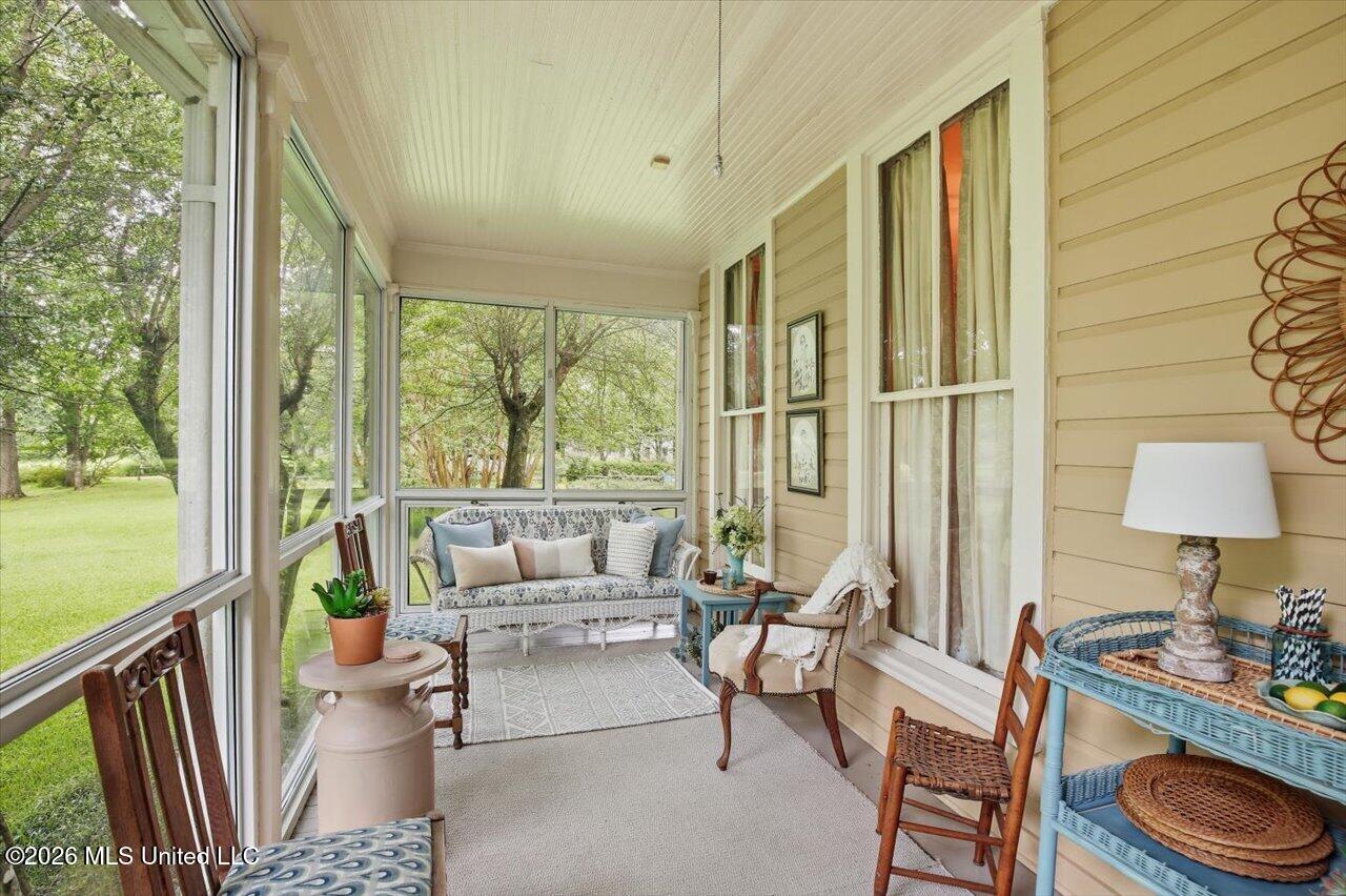 567 Mannsdale Road