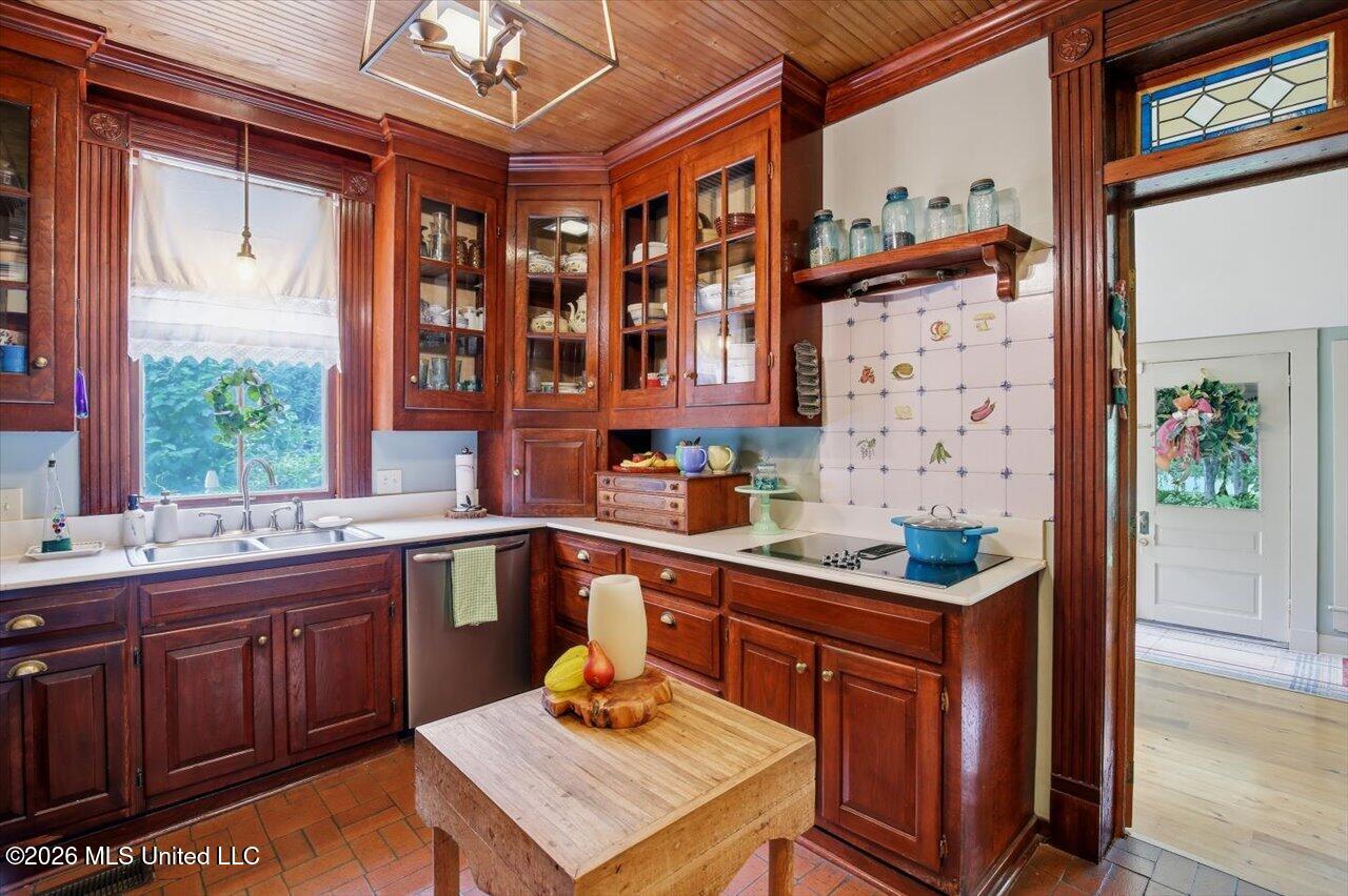 567 Mannsdale Road