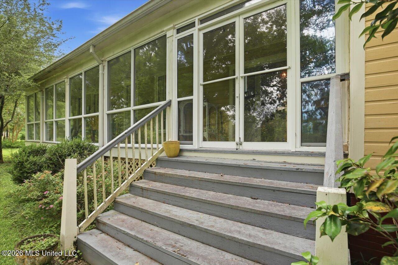 567 Mannsdale Road