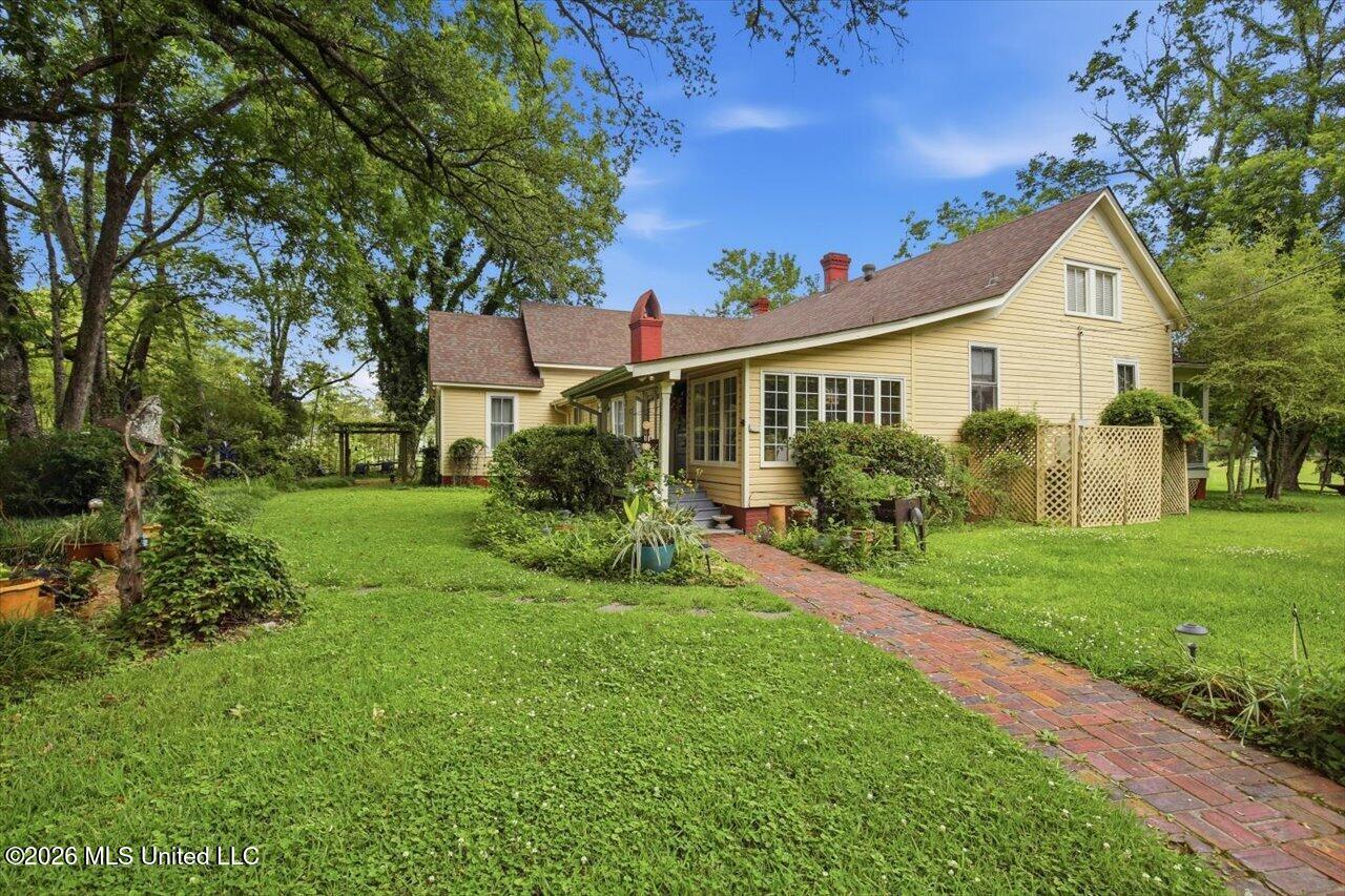 567 Mannsdale Road