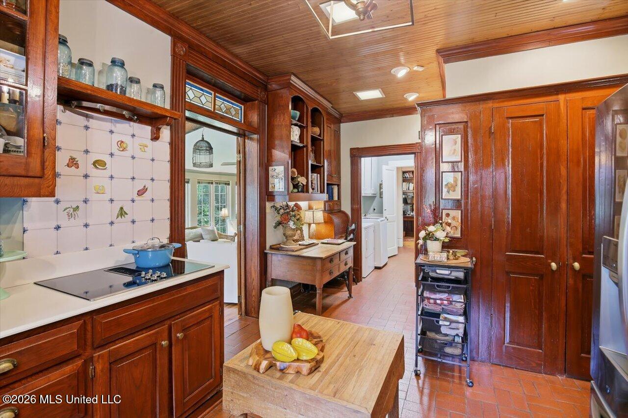 567 Mannsdale Road