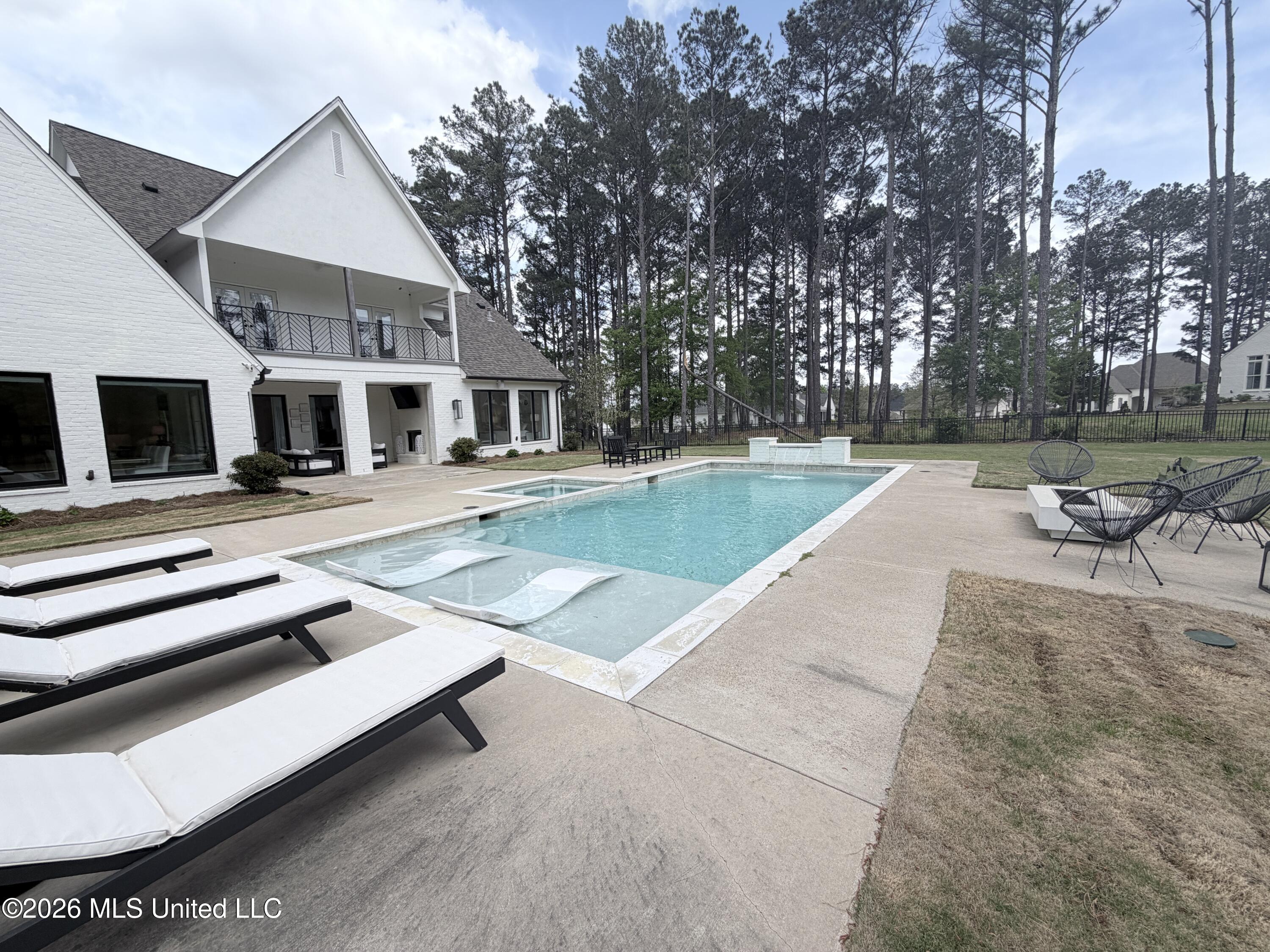 109 Dalton Pointe