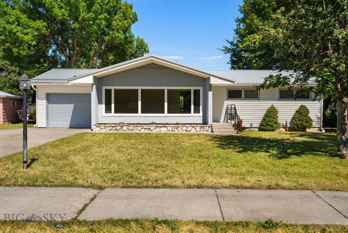 1208 N 8th Avenue