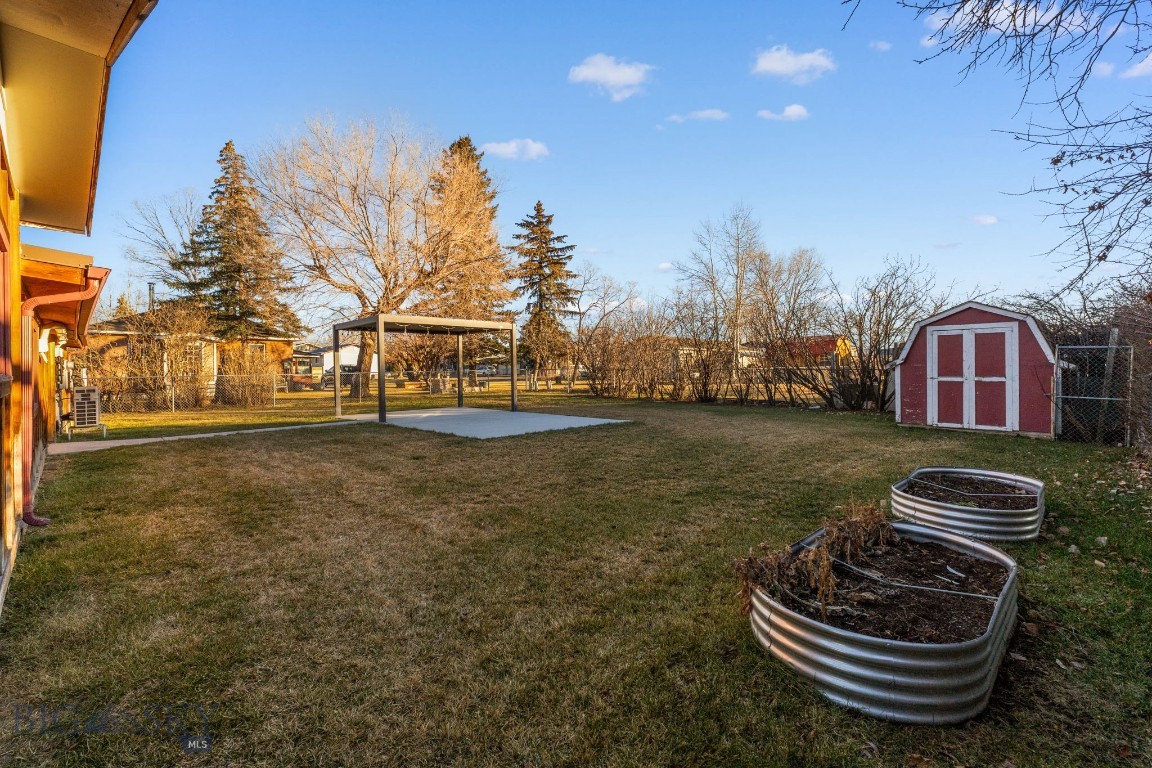 92 E Rosebud Avenue