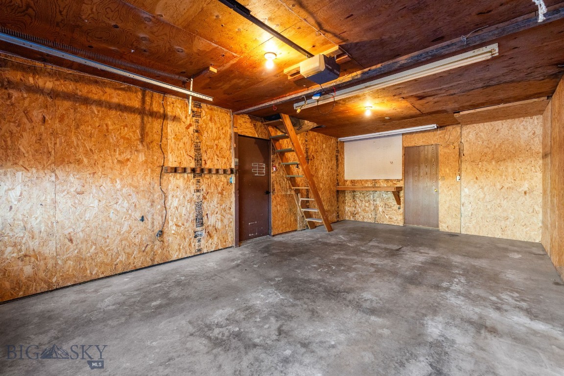 92 E Rosebud Avenue