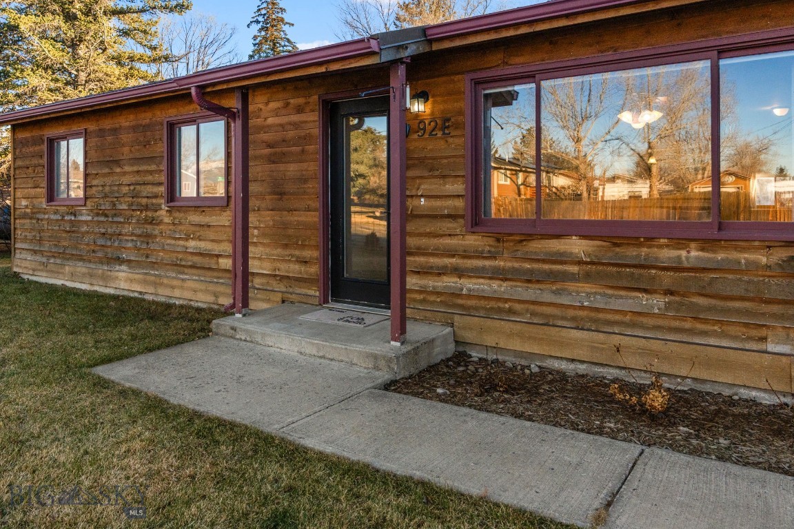 92 E Rosebud Avenue
