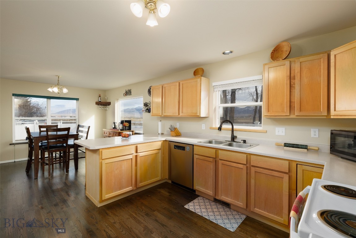 601 Golden West Drive