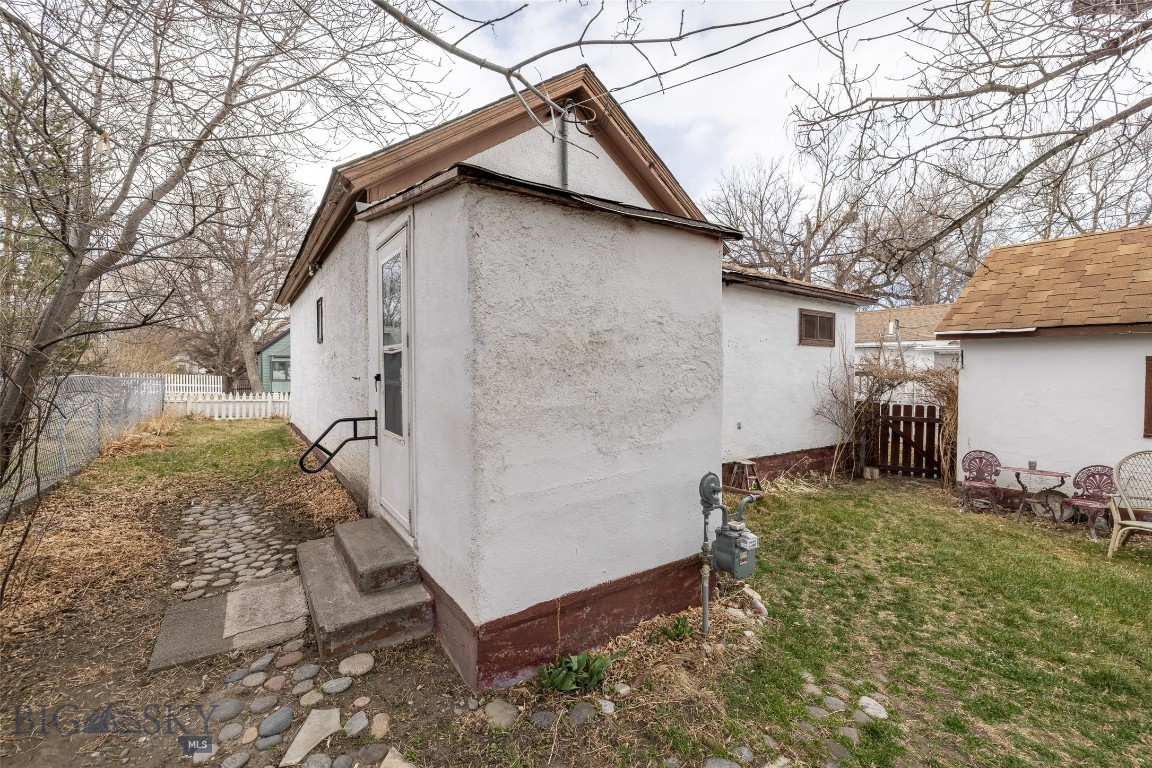 226 S E Street