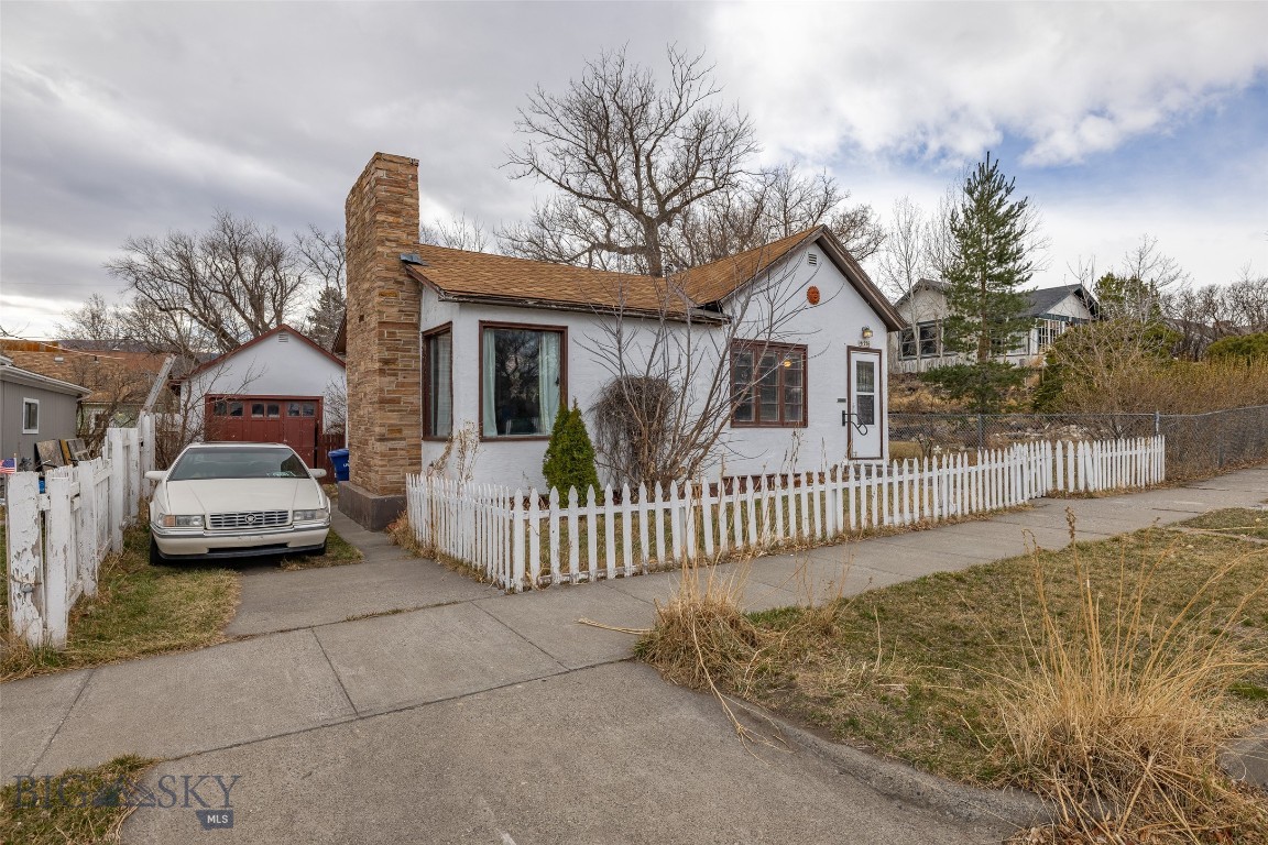 226 S E Street