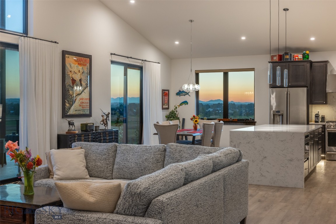 197 White Horse Loop