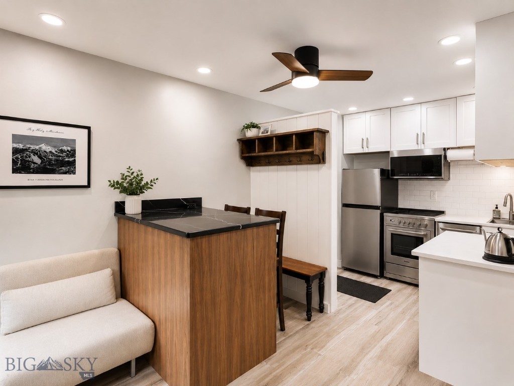 21 SittingBull Road Road 1190