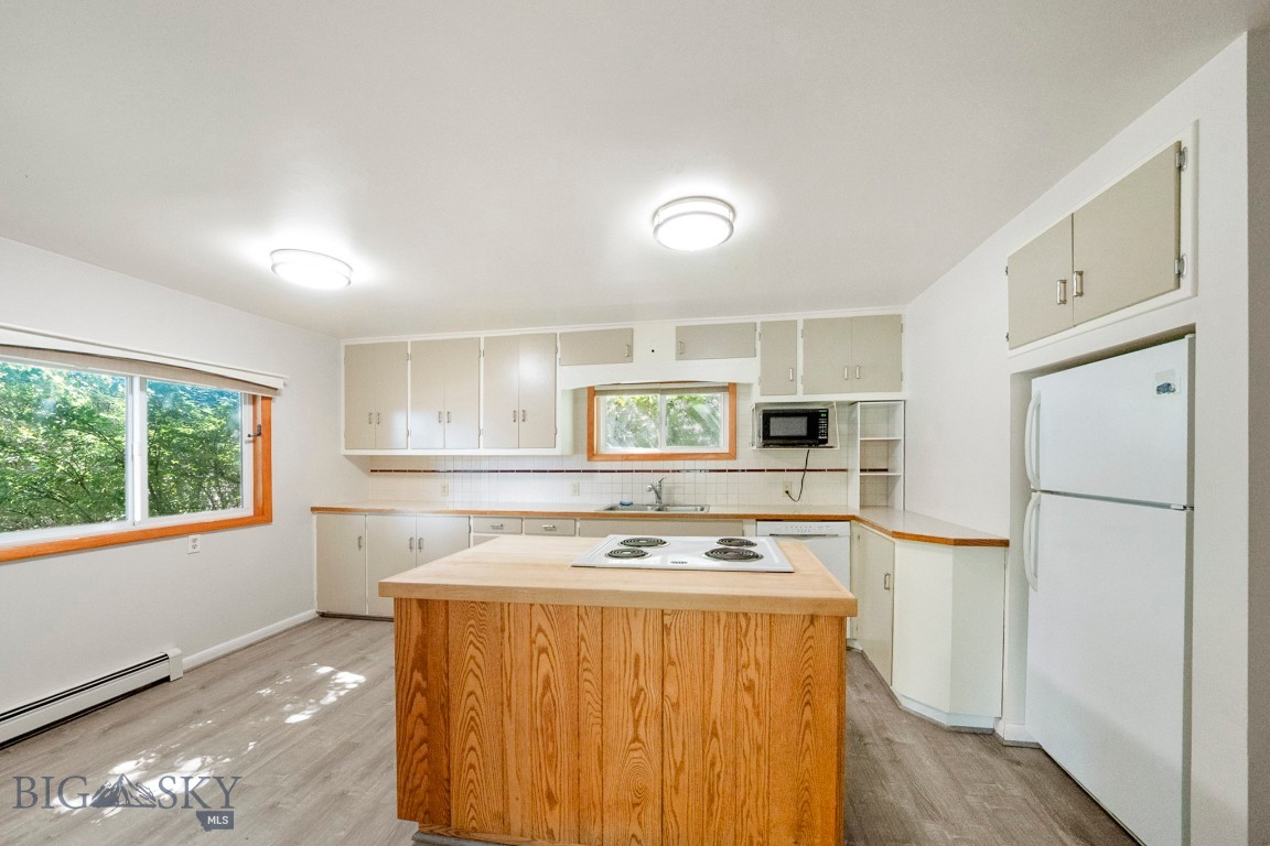 420 N 8th Avenue