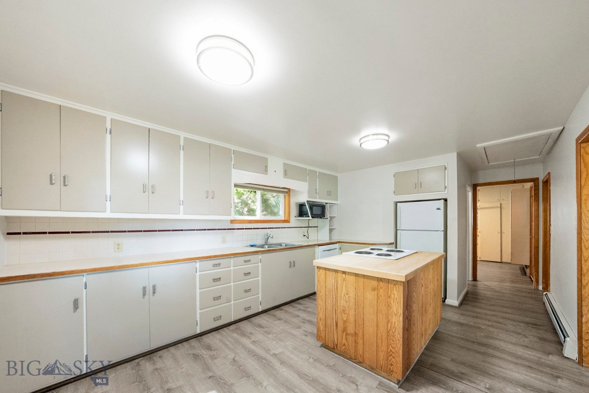 420 N 8th Avenue