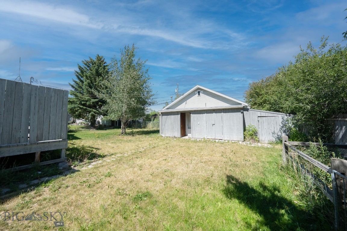420 N 8th Avenue