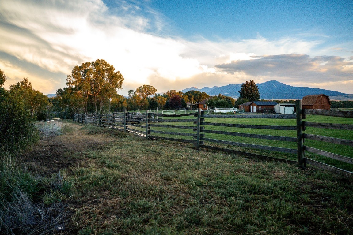 37 Convict Grade Road
