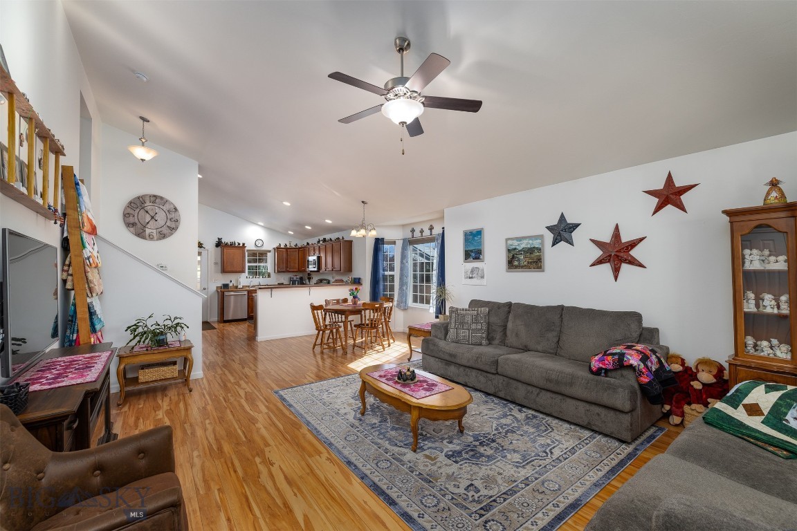 2109 Sturnella Lane