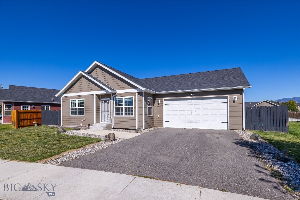 2226 Sturnella Lane